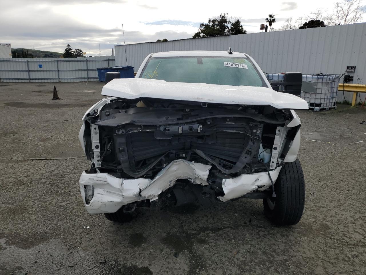 2018 CHEVROLET SILVERADO - Фото 5