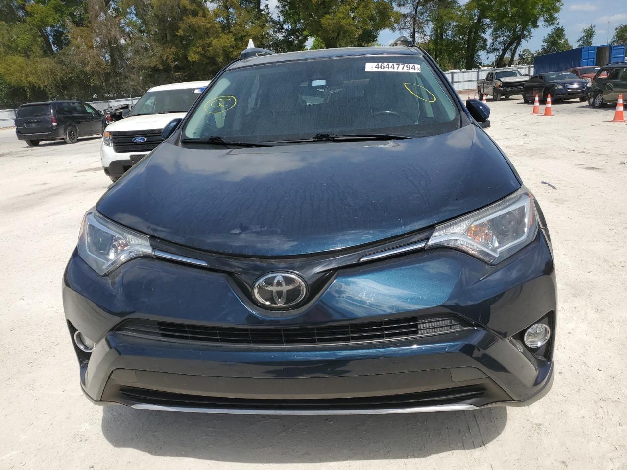 2017 TOYOTA RAV4 XLE - Image 5