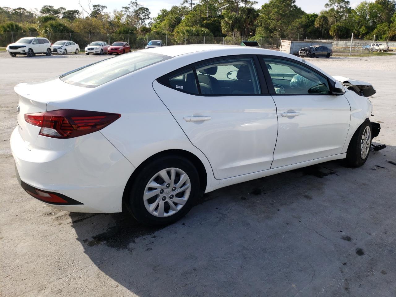 2019 HYUNDAI ELANTRA SE - Фото 3