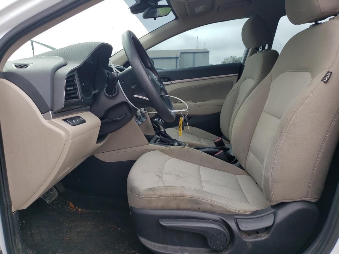2019 HYUNDAI ELANTRA SE - Фото 7