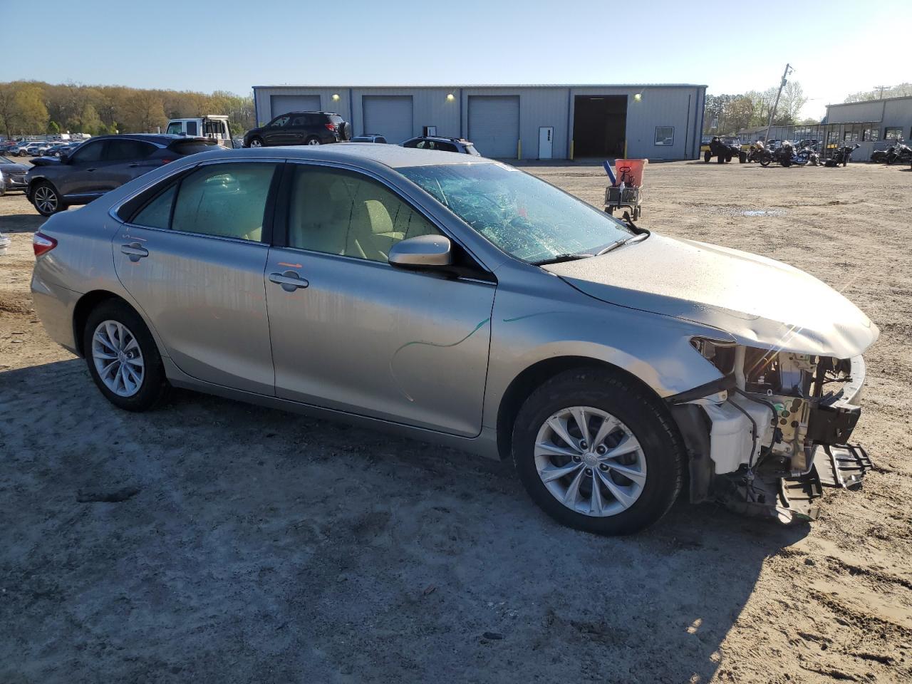 2017 TOYOTA CAMRY LE - Фото 4