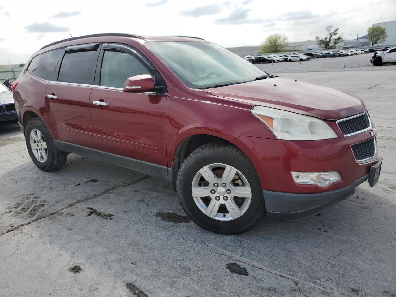 2011 CHEVROLET TRAVERSE L - Image 4