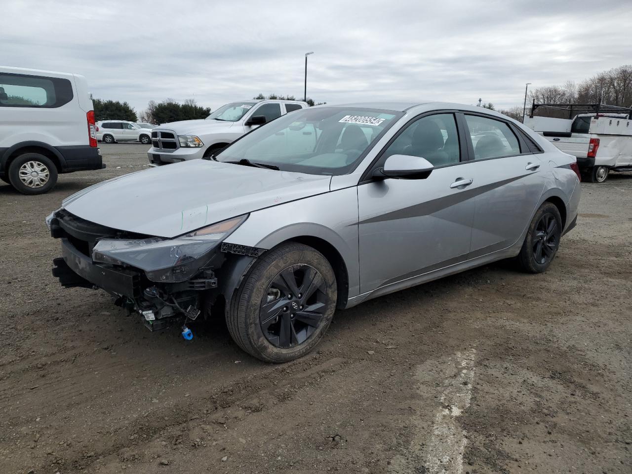 2023 HYUNDAI ELANTRA SE