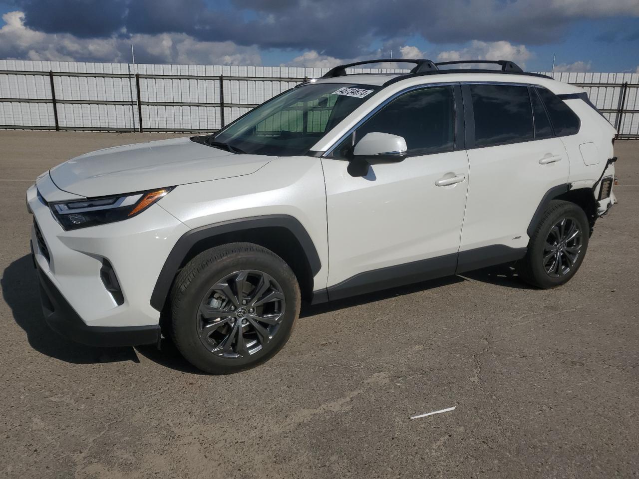 2022 TOYOTA RAV4 XLE P car image