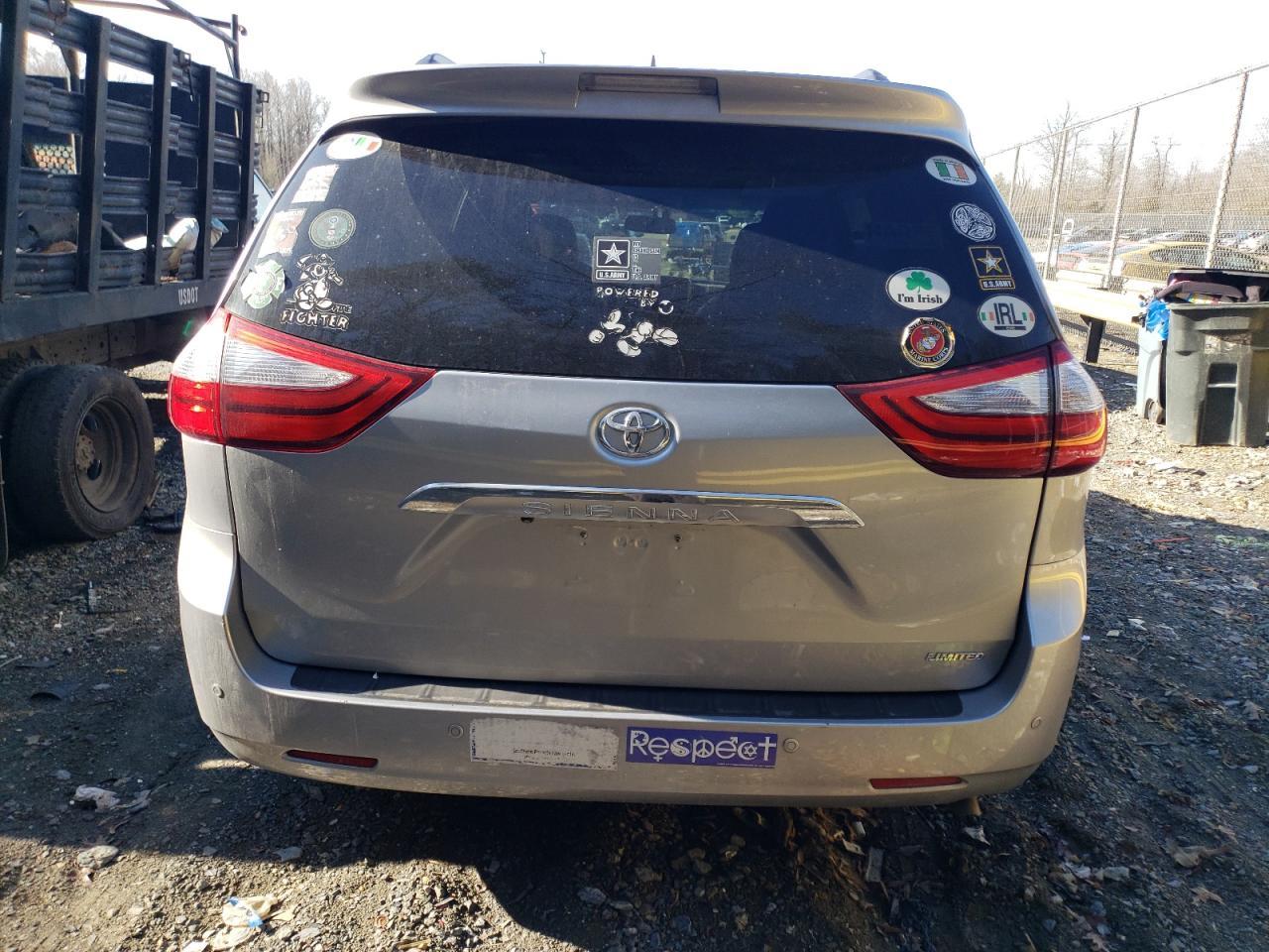 2015 TOYOTA SIENNA XLE - Фото 6