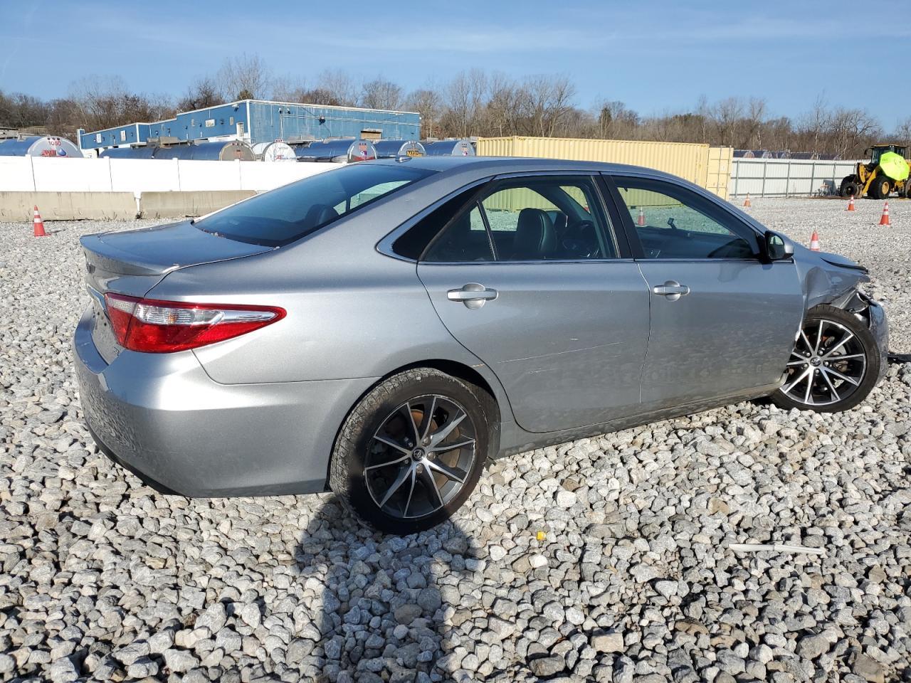 2017 TOYOTA CAMRY LE - Image 3