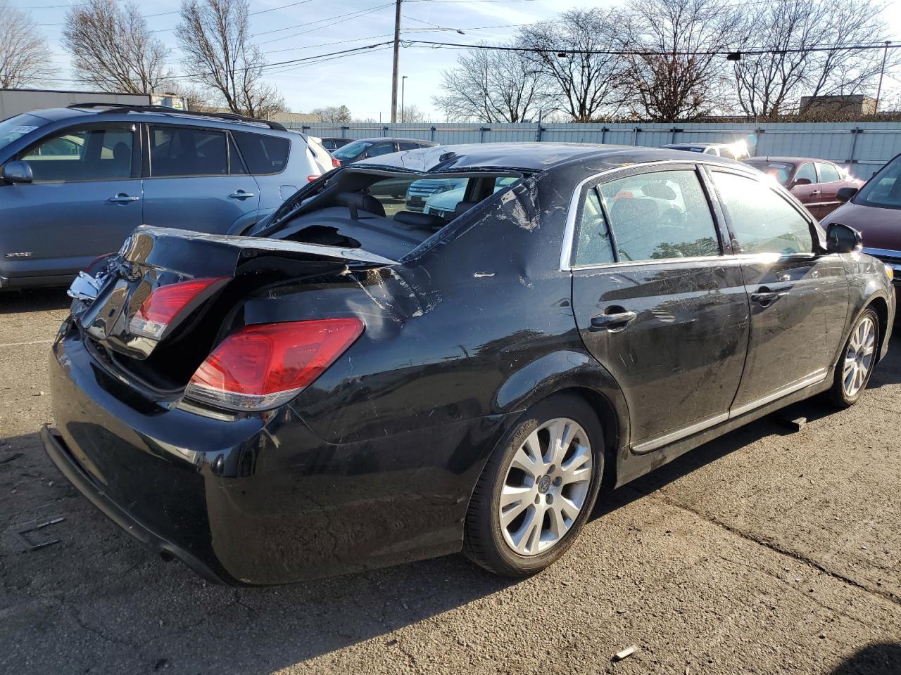 2011 TOYOTA AVALON BAS - Image 3