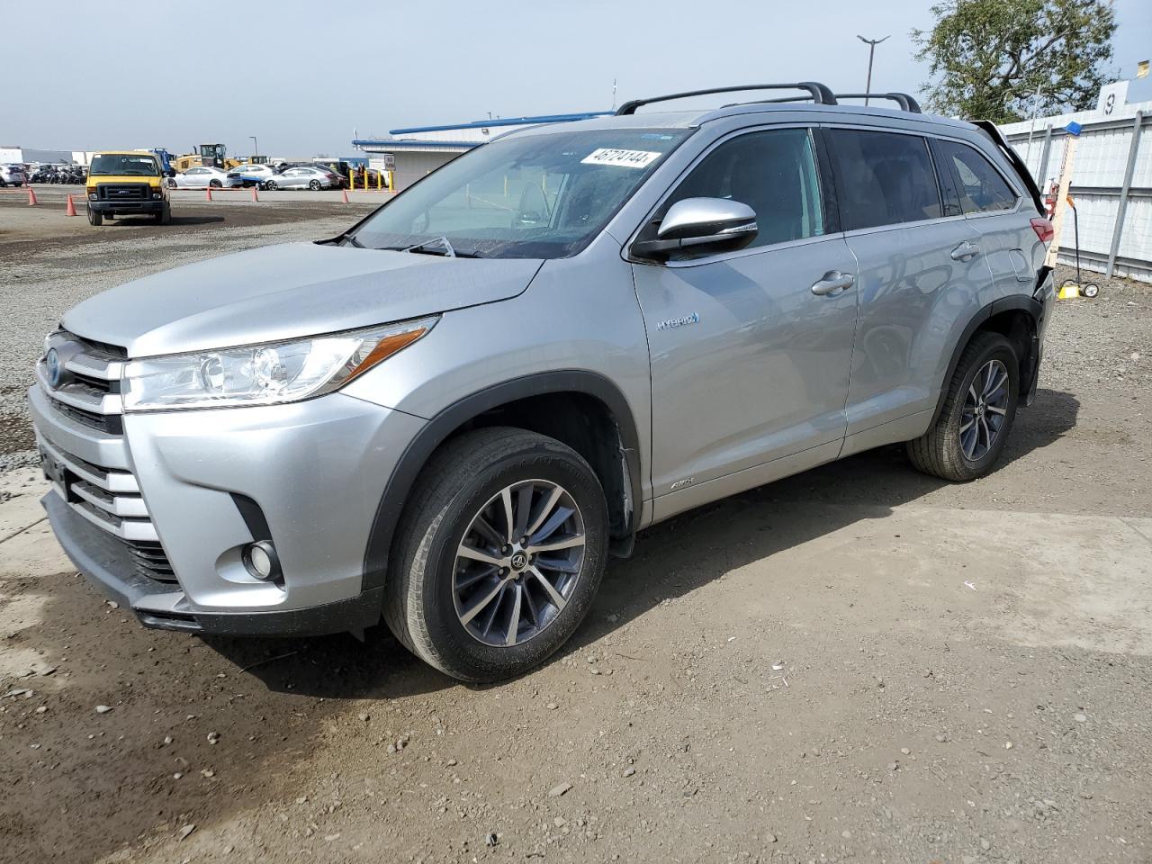 2018 TOYOTA HIGHLANDER car image