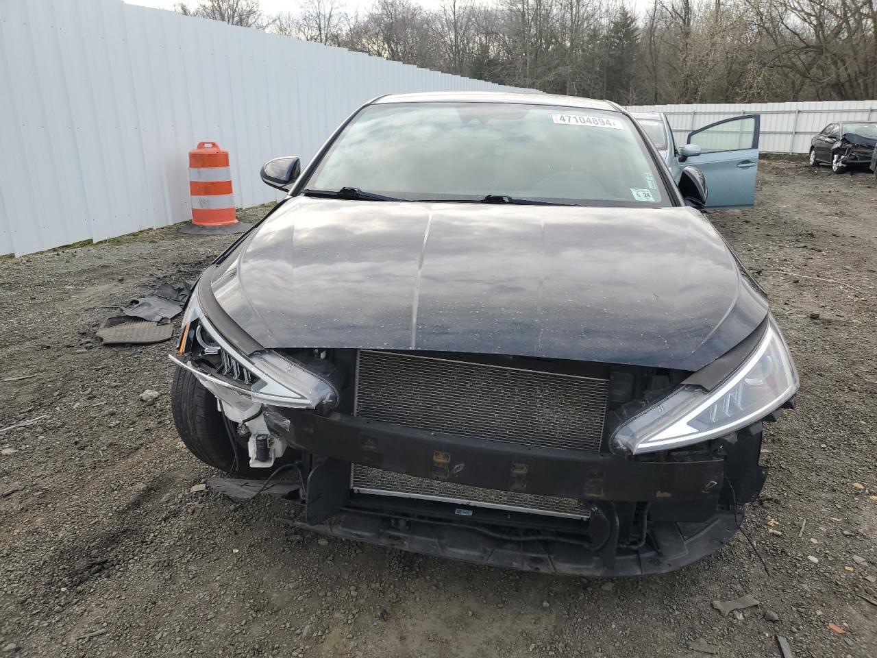 2019 HYUNDAI ELANTRA SE - Фото 5