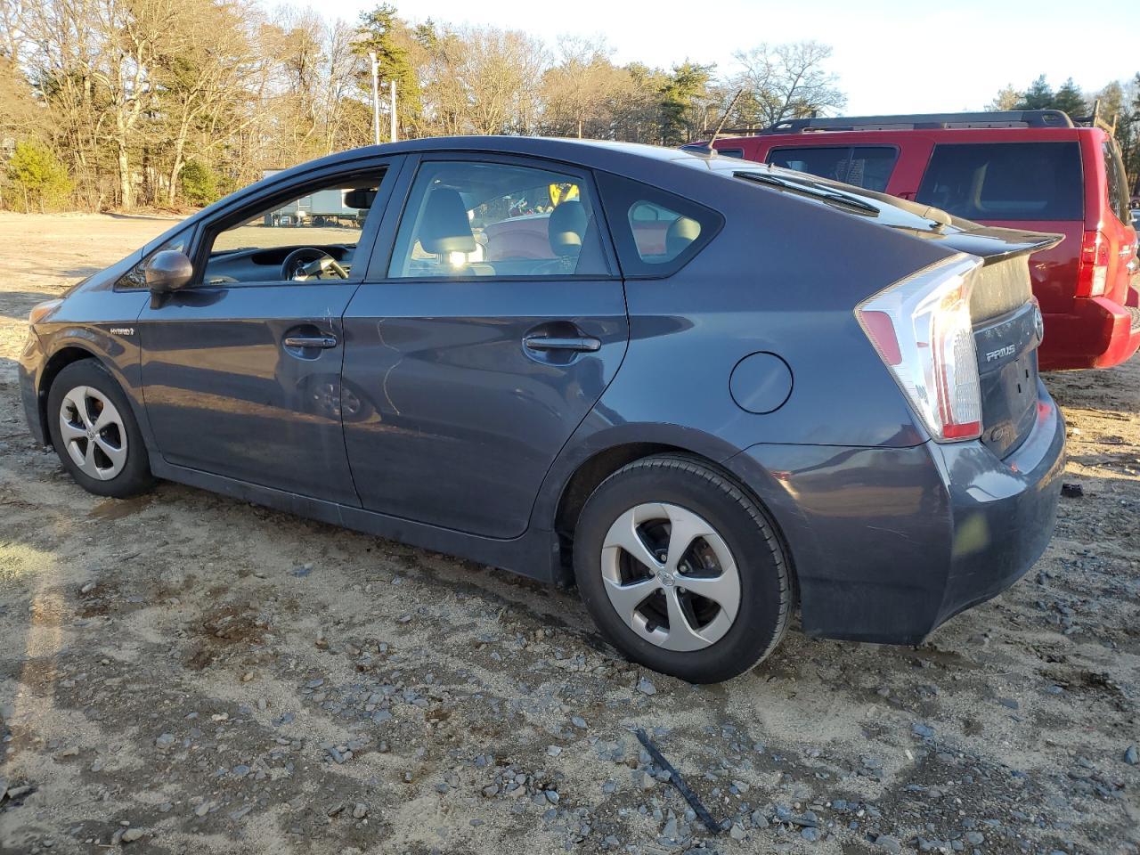 2013 TOYOTA PRIUS - Фото 2