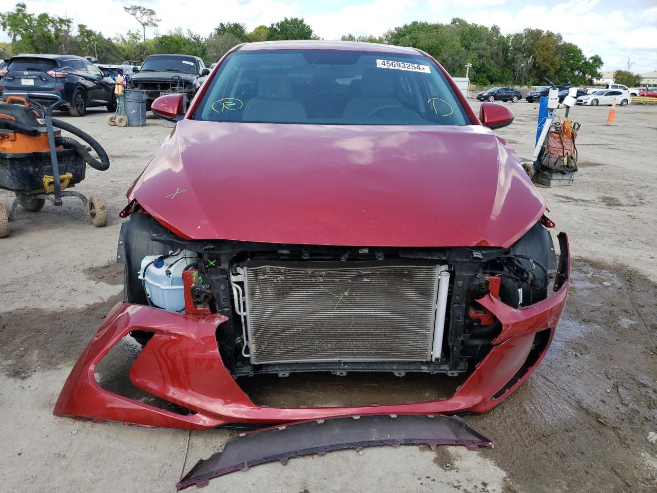 2018 HYUNDAI ELANTRA SE - Фото 5