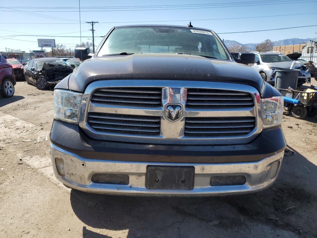 2017 RAM 1500 SLT - Image 5
