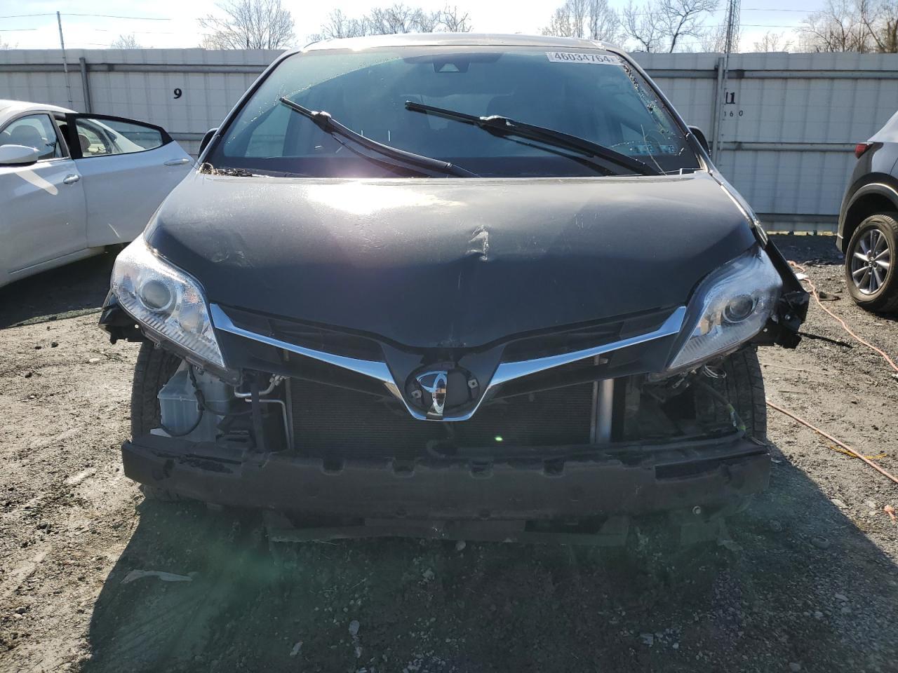 2019 TOYOTA SIENNA LE - Фото 5