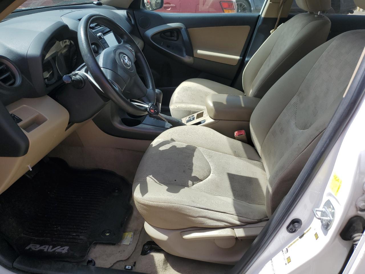 2011 TOYOTA RAV4 - Фото 7