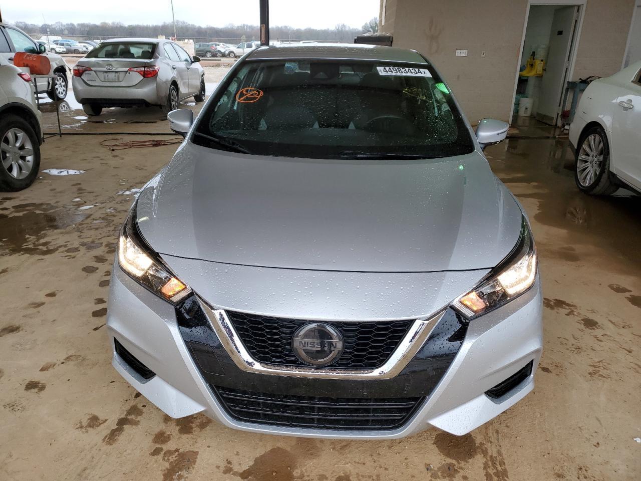 2021 NISSAN VERSA SV - Фото 5