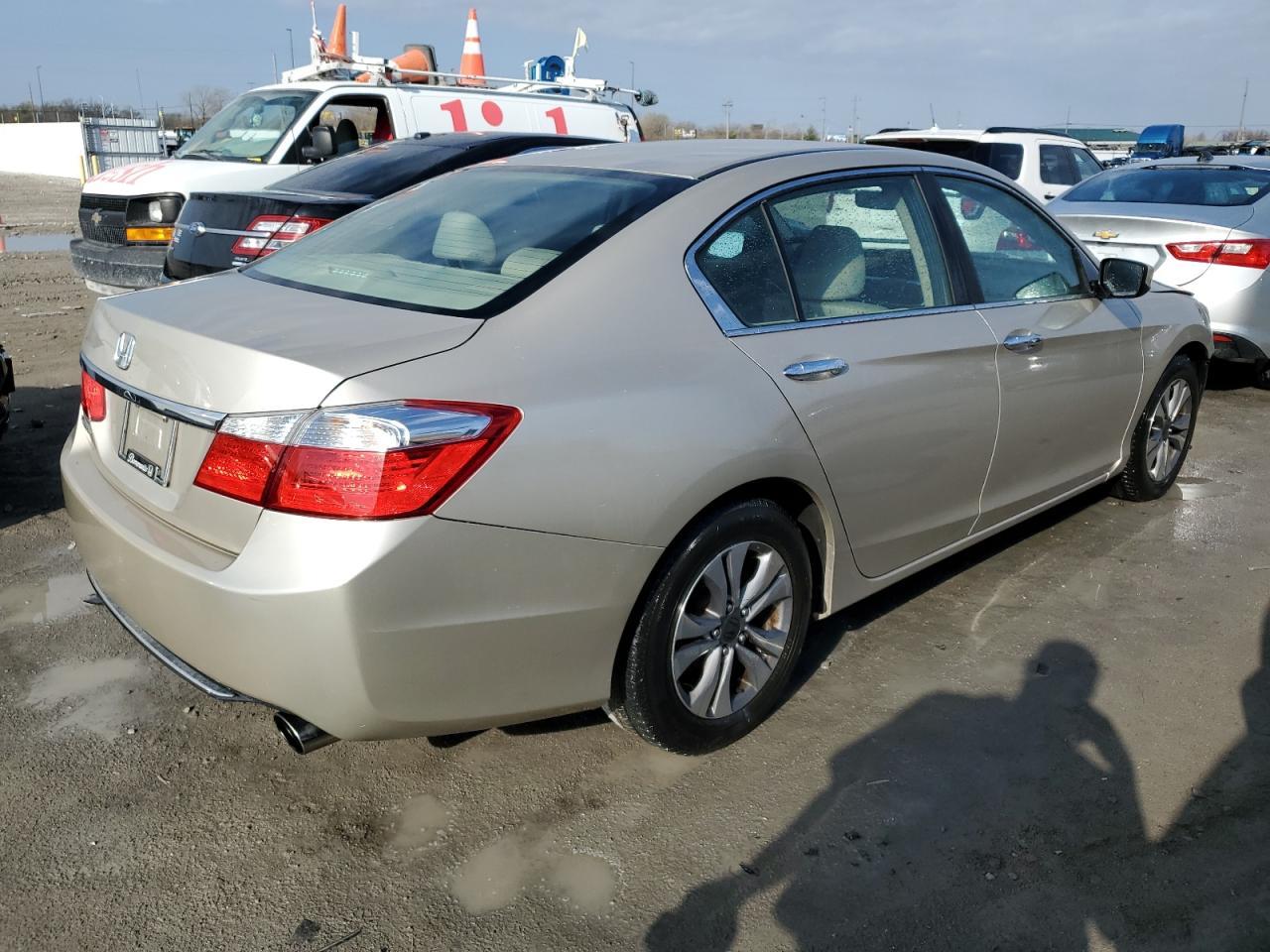 2014 HONDA ACCORD LX - Image 3
