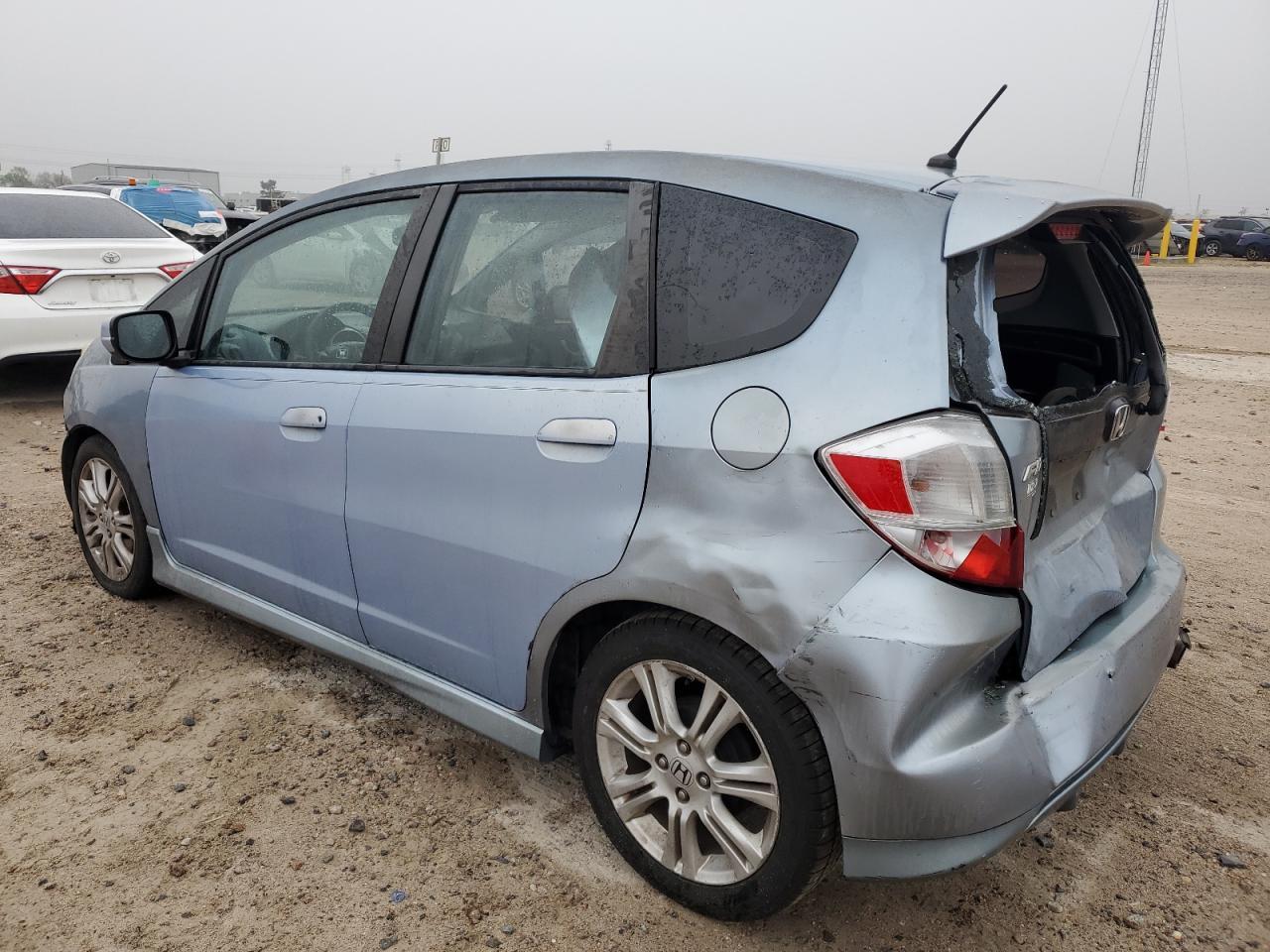 2011 HONDA FIT SPORT - Image 2
