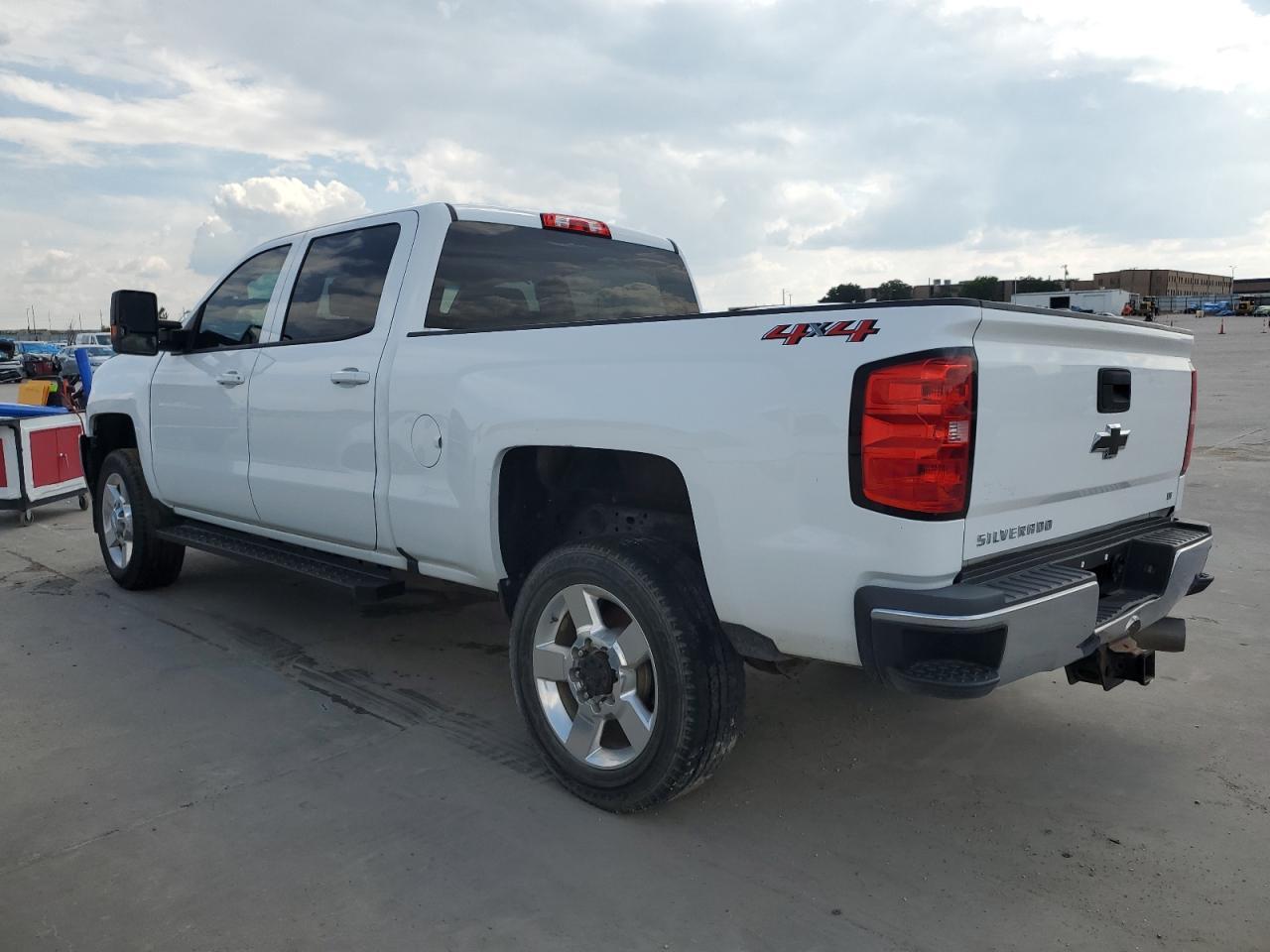 2018 CHEVROLET SILVERADO - Image 2