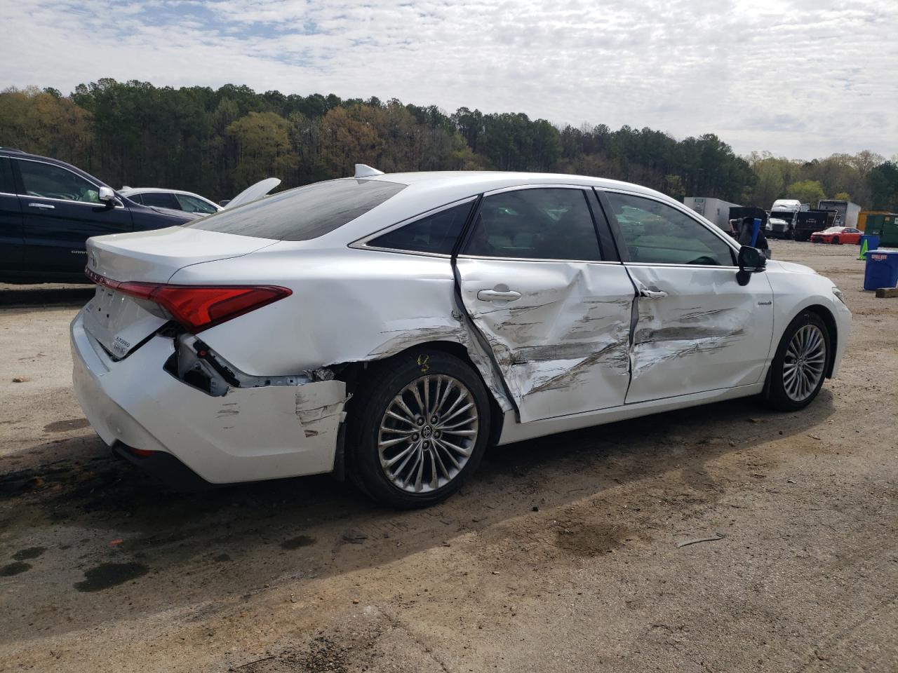2019 TOYOTA AVALON XLE - Image 3