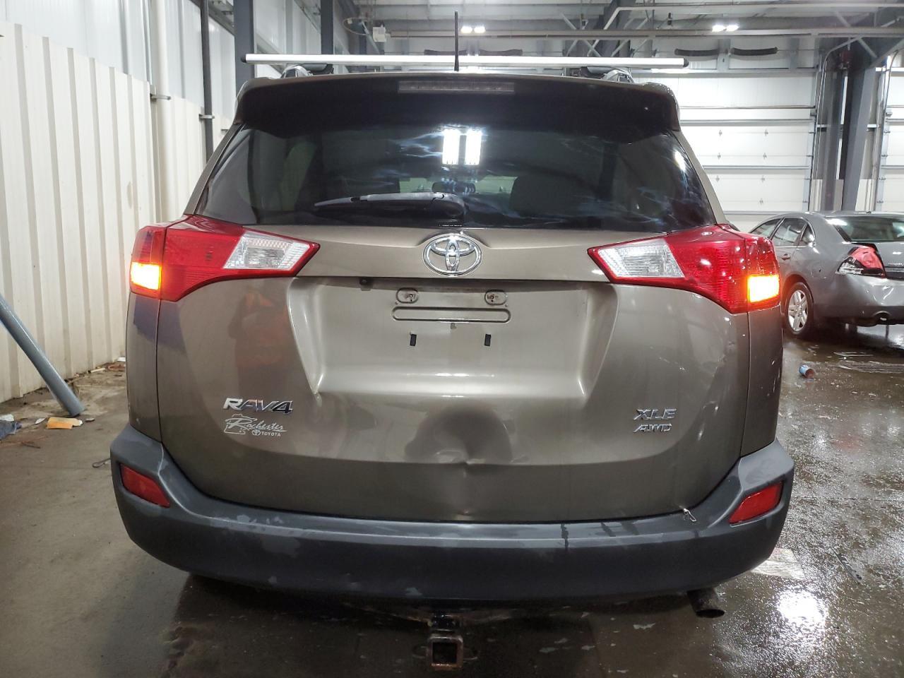 2015 TOYOTA RAV4 XLE - Фото 6