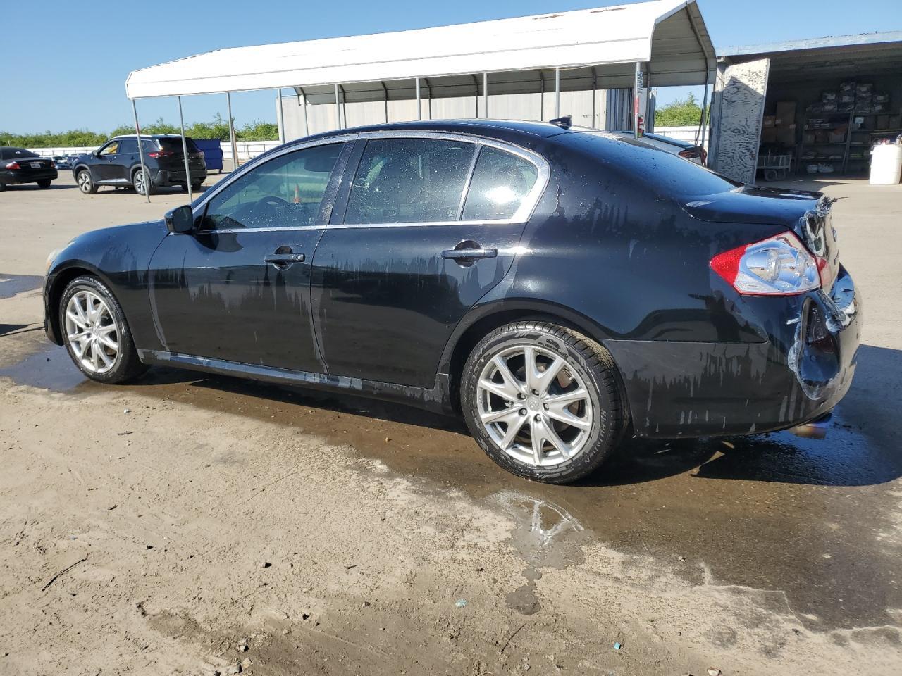 2011 INFINITI G37 - Image 2