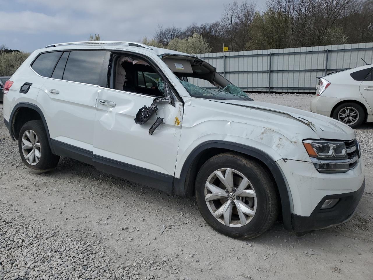 2018 VOLKSWAGEN ATLAS SE - Image 4