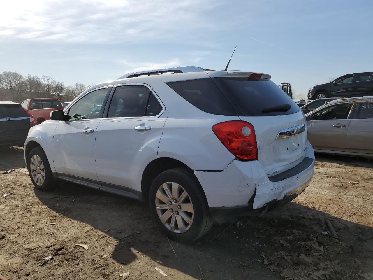 2011 CHEVROLET EQUINOX LT - Image 2