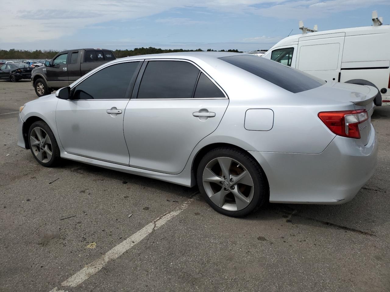 2014 TOYOTA CAMRY L - Фото 2