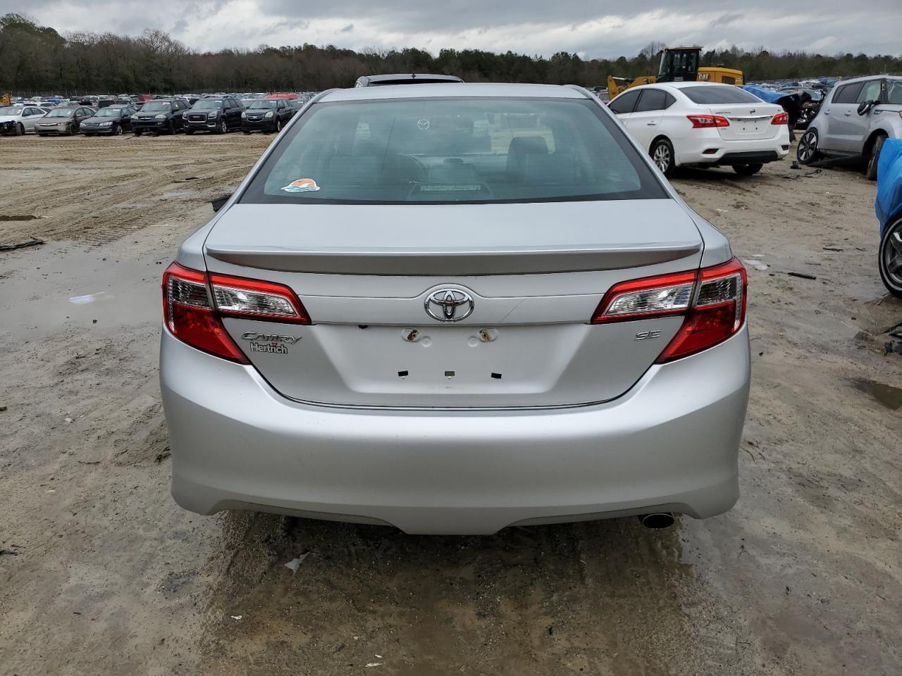 2014 TOYOTA CAMRY L - Image 6