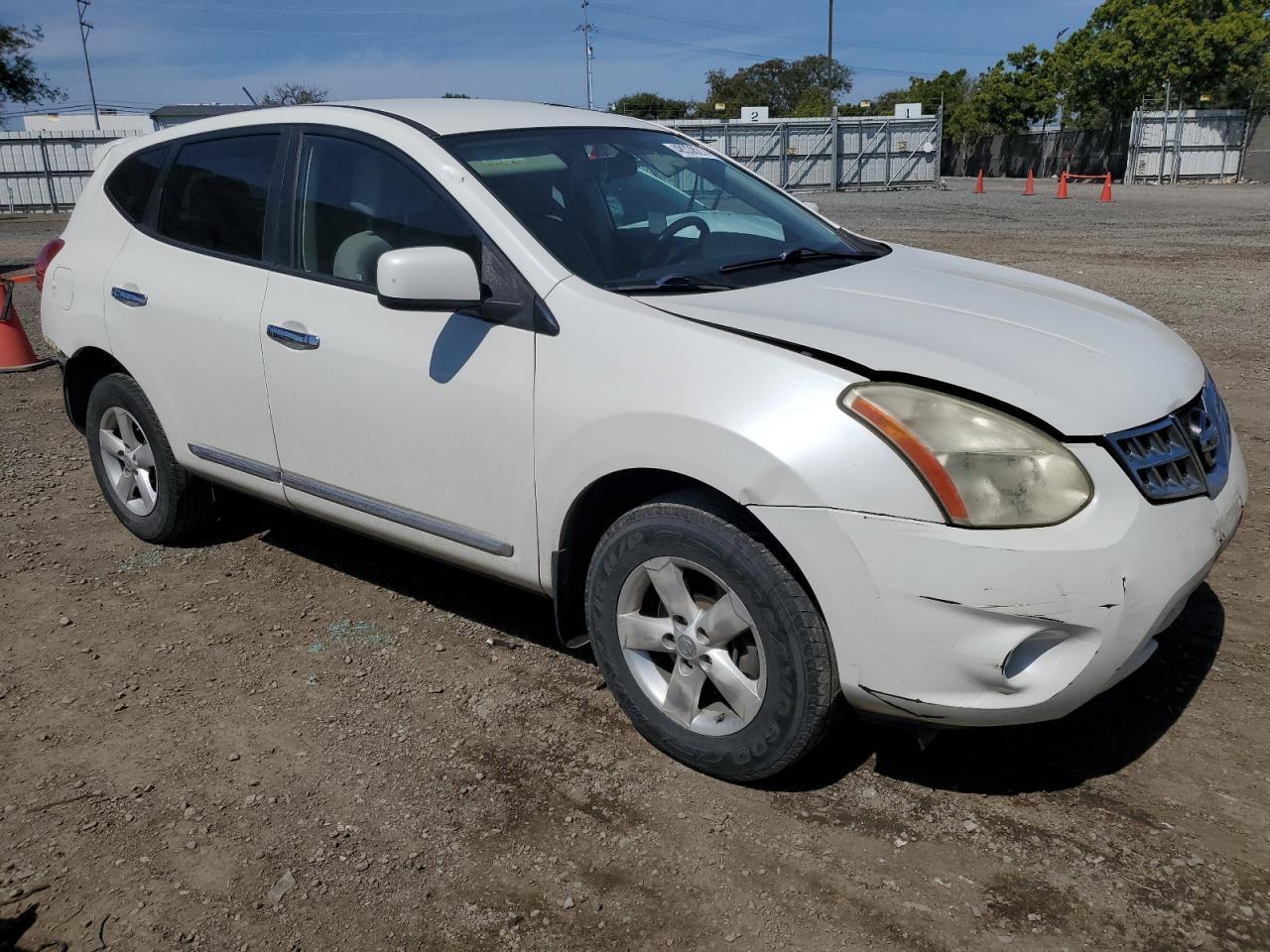 2013 NISSAN ROGUE S - Image 4