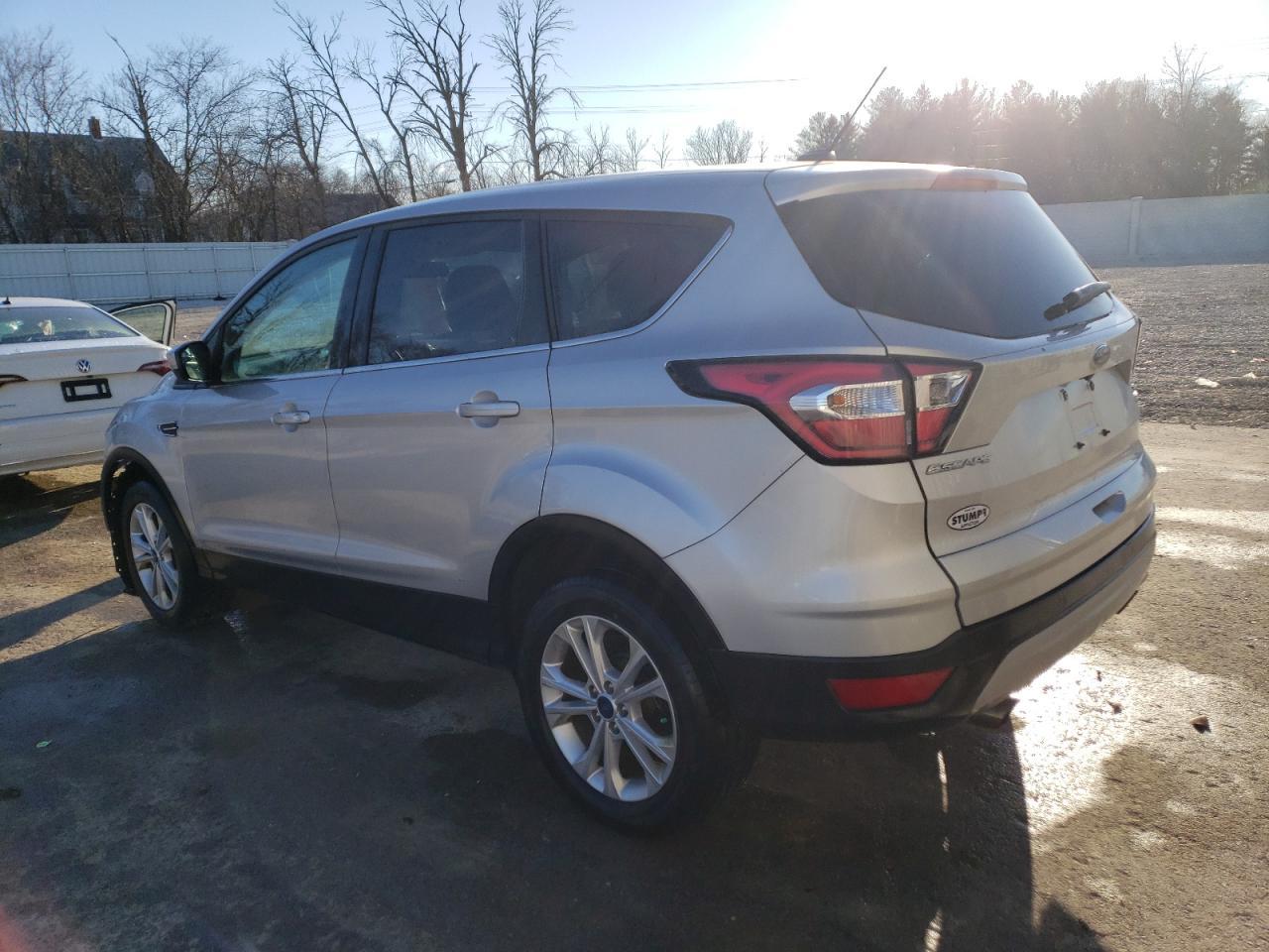 2017 FORD ESCAPE SE - Фото 2