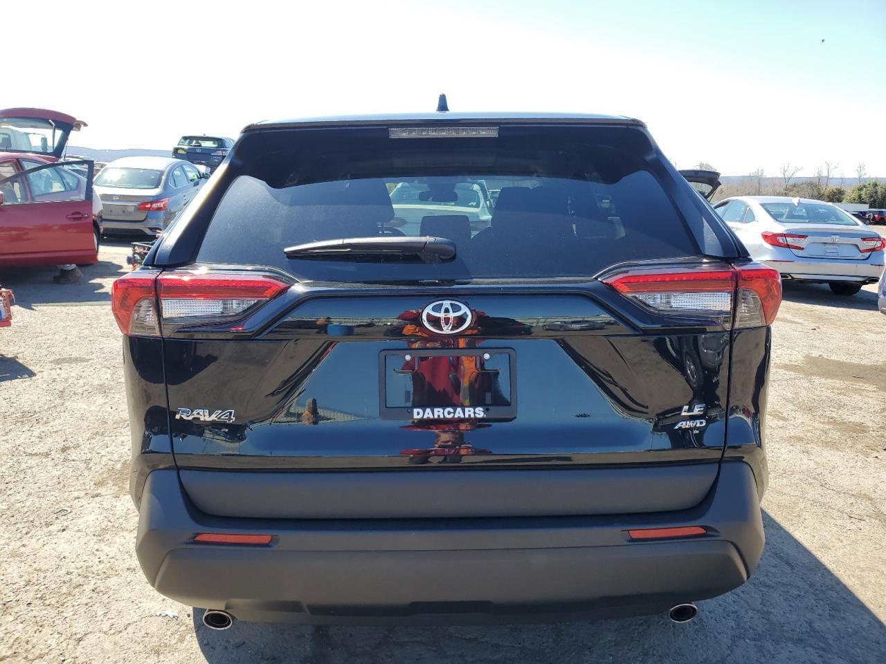 2023 TOYOTA RAV4 LE - Фото 6