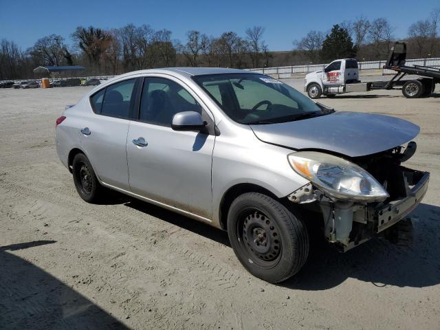 2014 Nissan Versa S - Фото 4