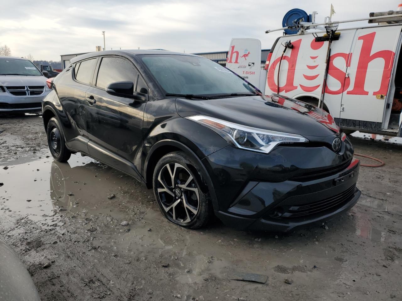 2019 TOYOTA C-HR XLE - Image 4