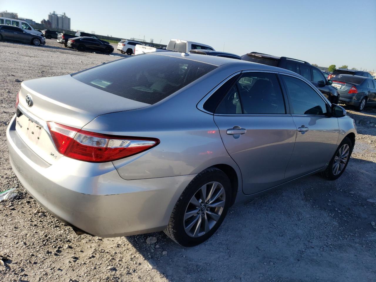 2017 TOYOTA CAMRY LE - Фото 3