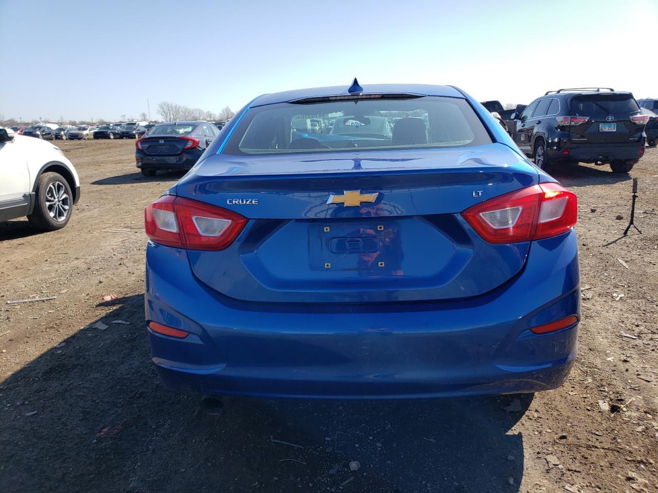 2017 CHEVROLET CRUZE LT - Image 6