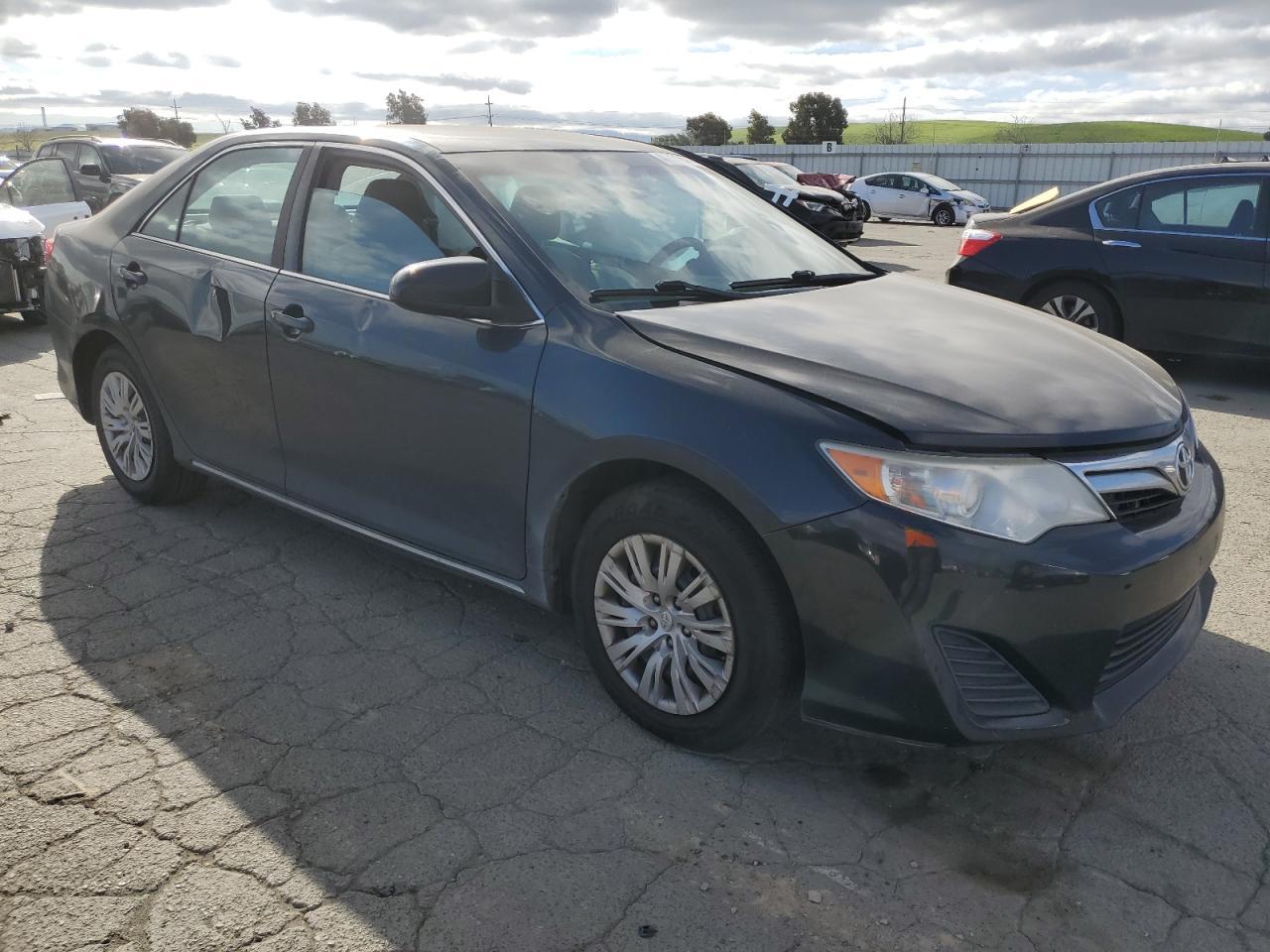 2014 TOYOTA CAMRY L - Фото 4