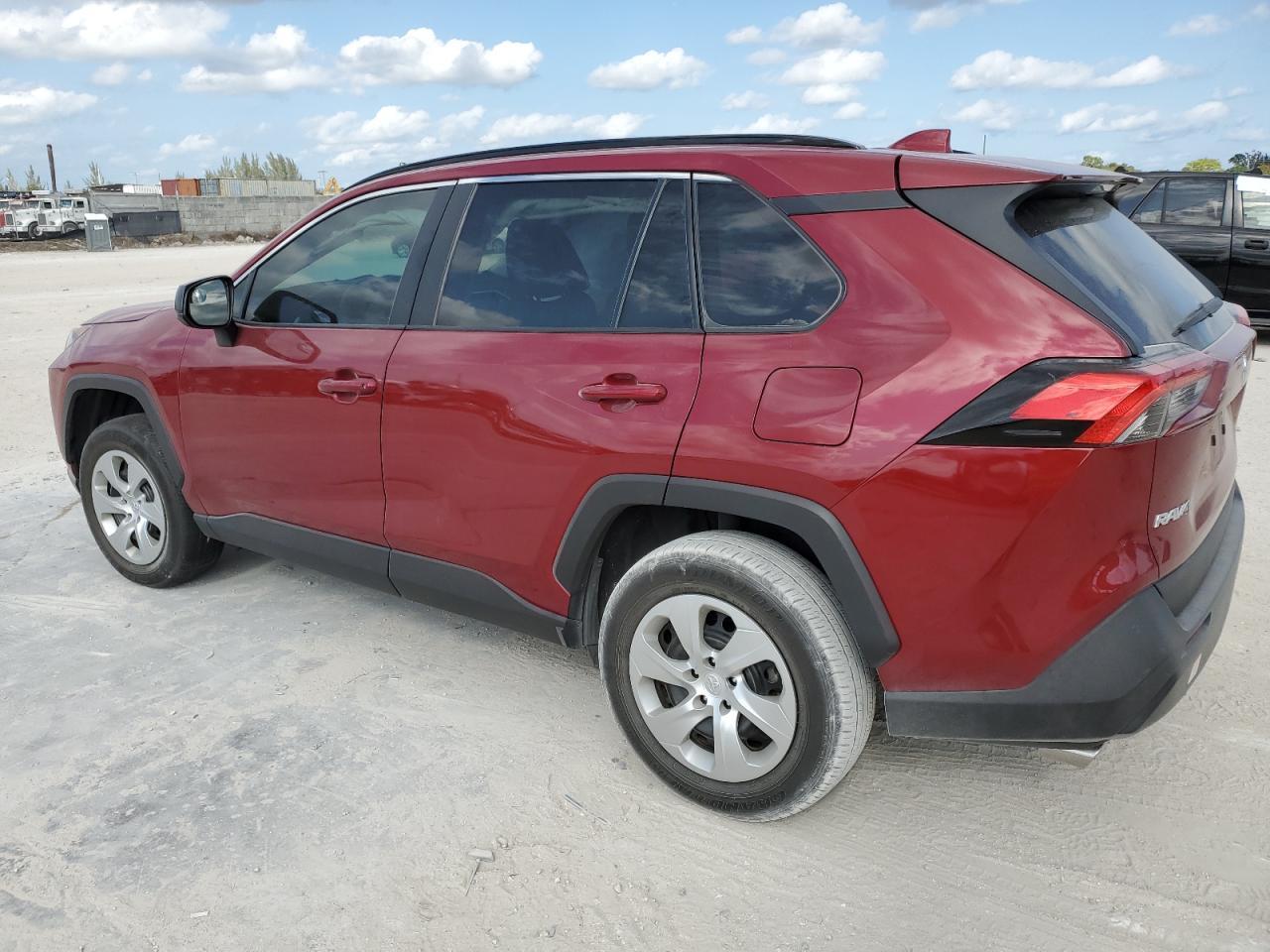 2021 TOYOTA RAV4 LE - Фото 2
