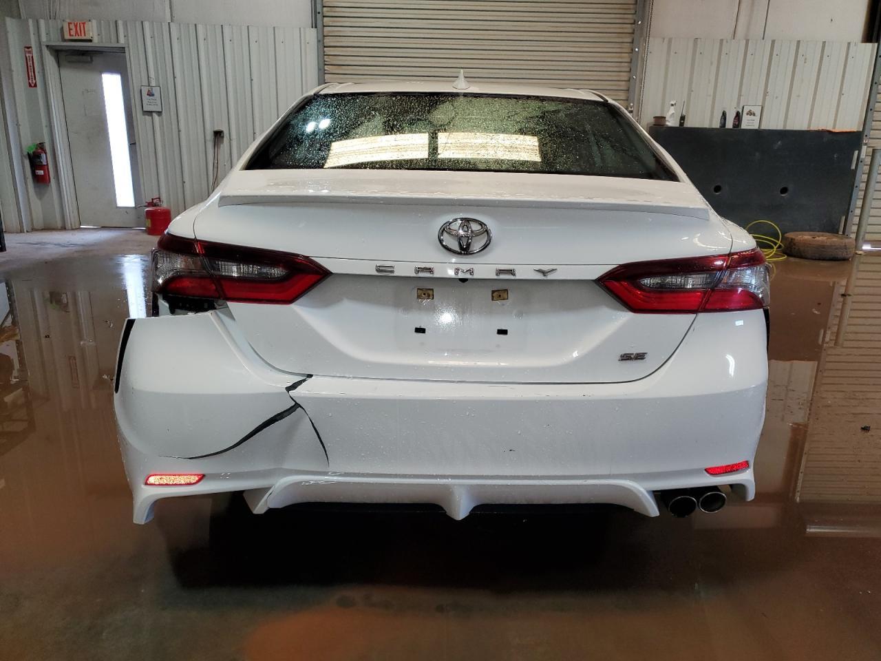2021 TOYOTA CAMRY SE - Image 6