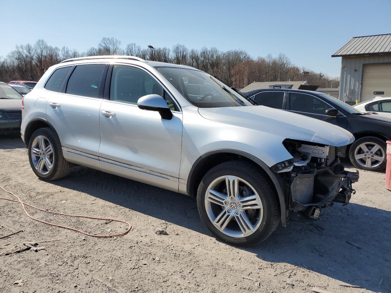 2016 VOLKSWAGEN TOUAREG TD - Image 4