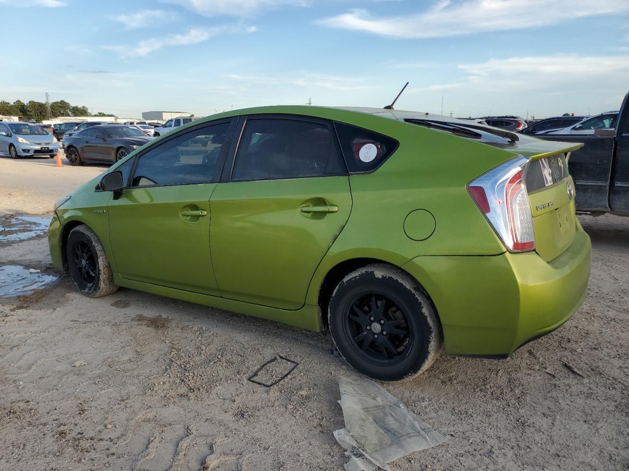 2015 TOYOTA PRIUS - Image 2