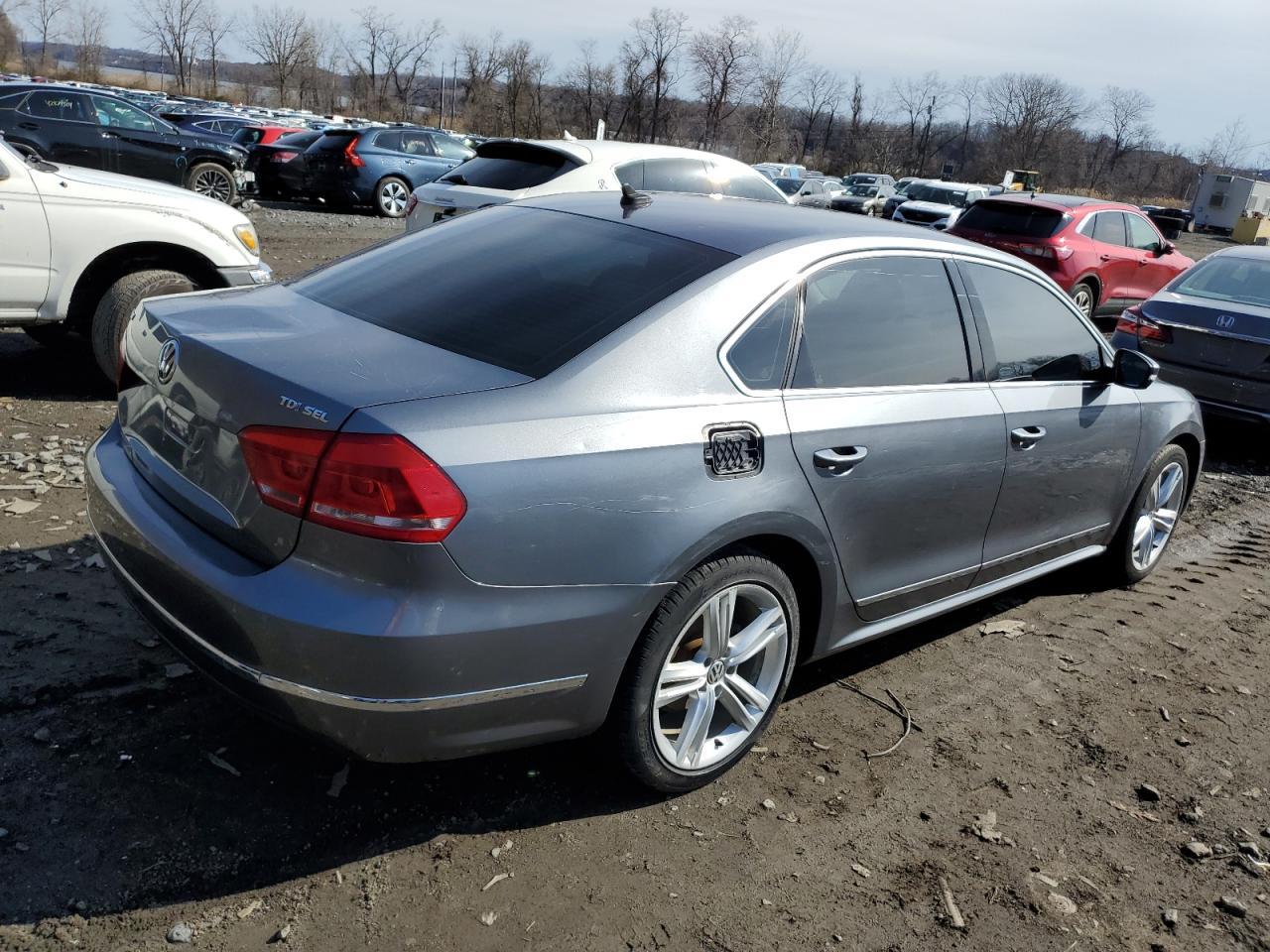 2014 VOLKSWAGEN PASSAT SEL - Фото 3