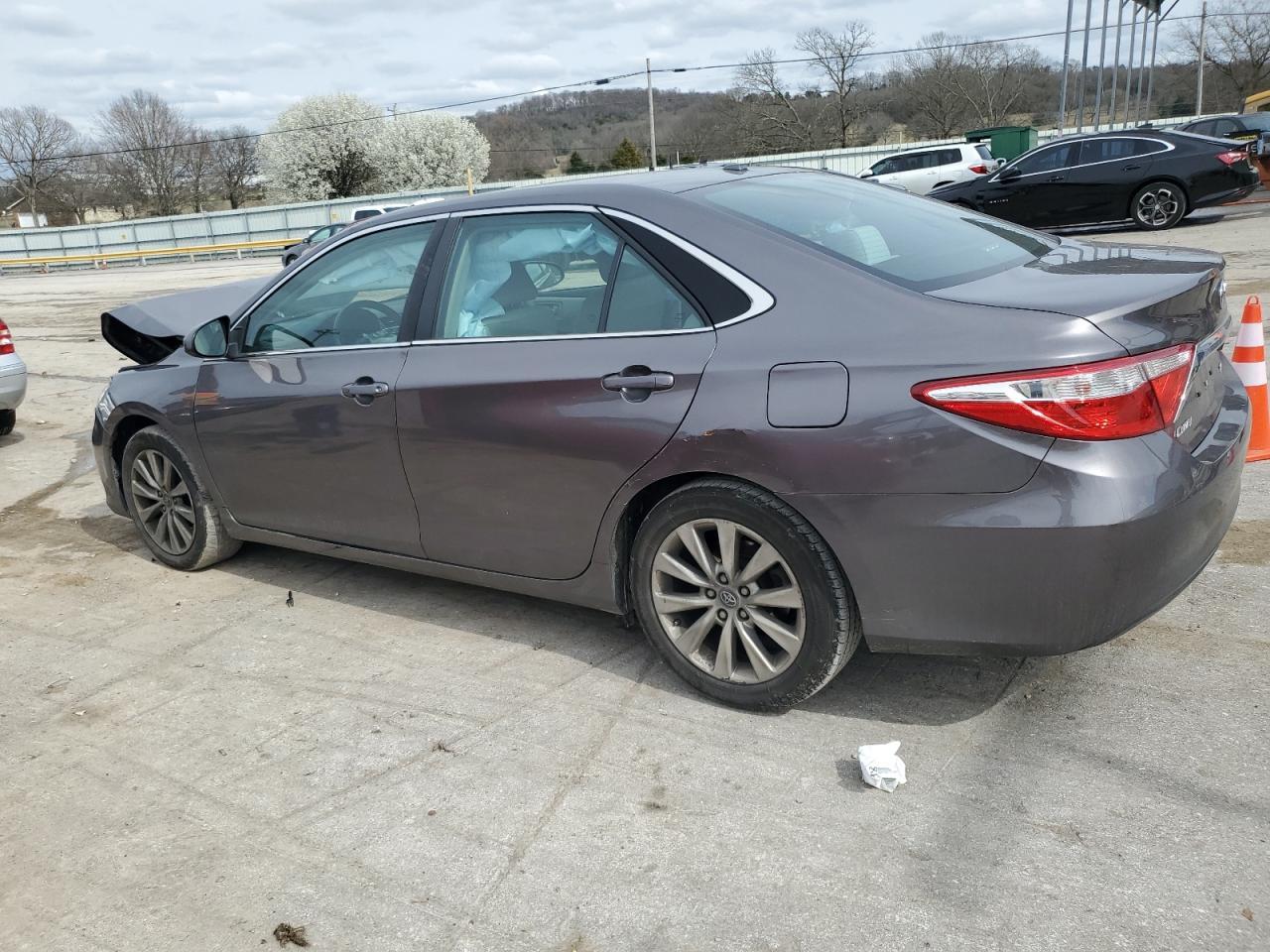 2016 TOYOTA CAMRY LE - Фото 2
