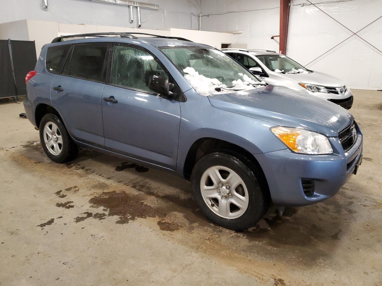 2011 TOYOTA RAV4 - Фото 4