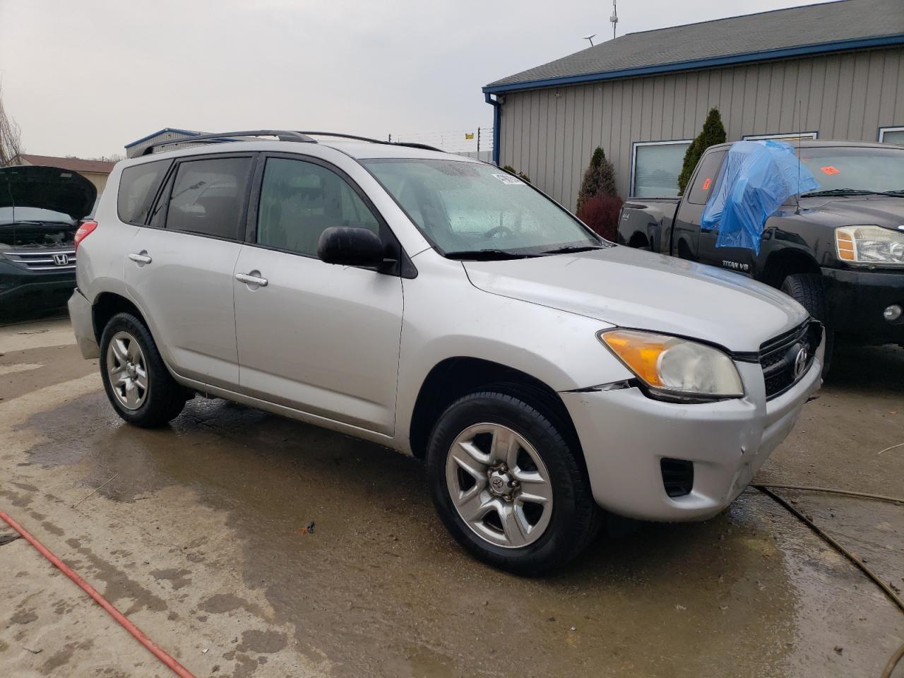 2011 TOYOTA RAV4 - Image 4