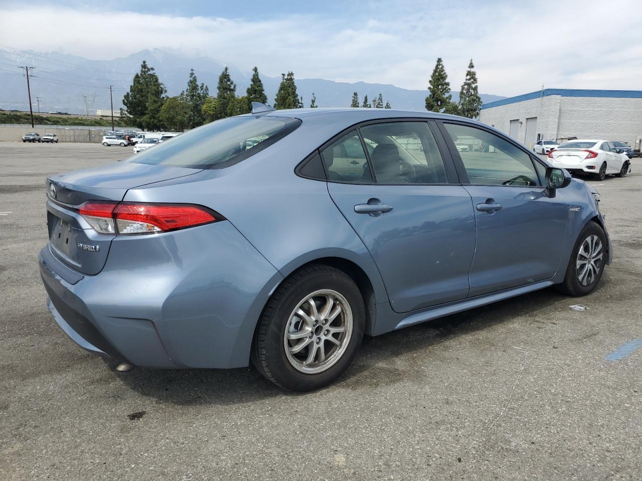 2021 TOYOTA COROLLA LE - Фото 3