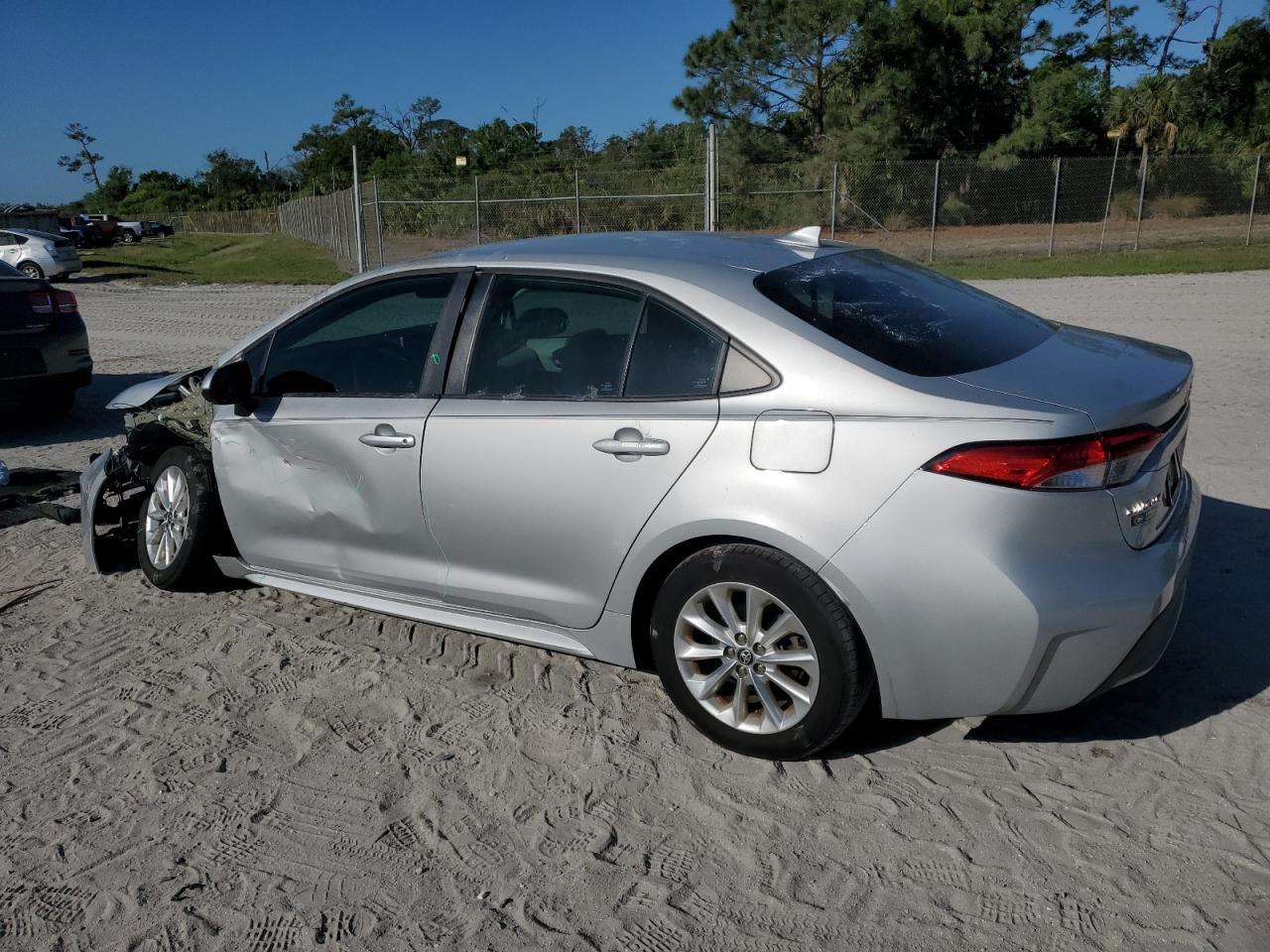 2020 TOYOTA COROLLA LE - Фото 2