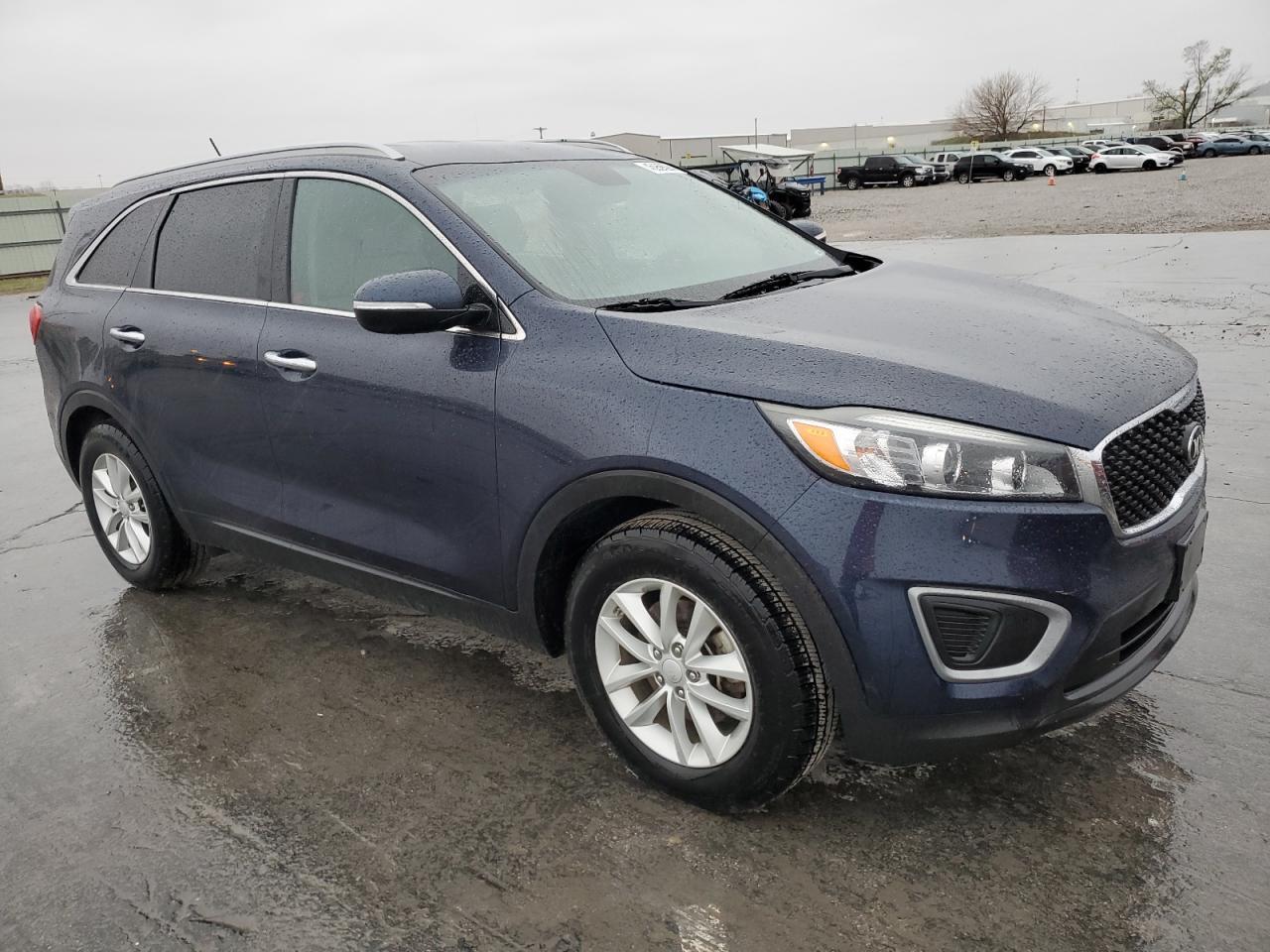2017 KIA SORENTO LX - Фото 4