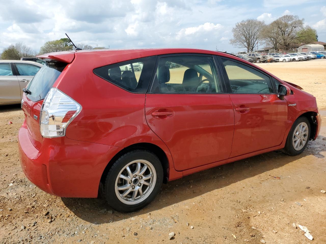 2013 TOYOTA PRIUS V - Фото 3
