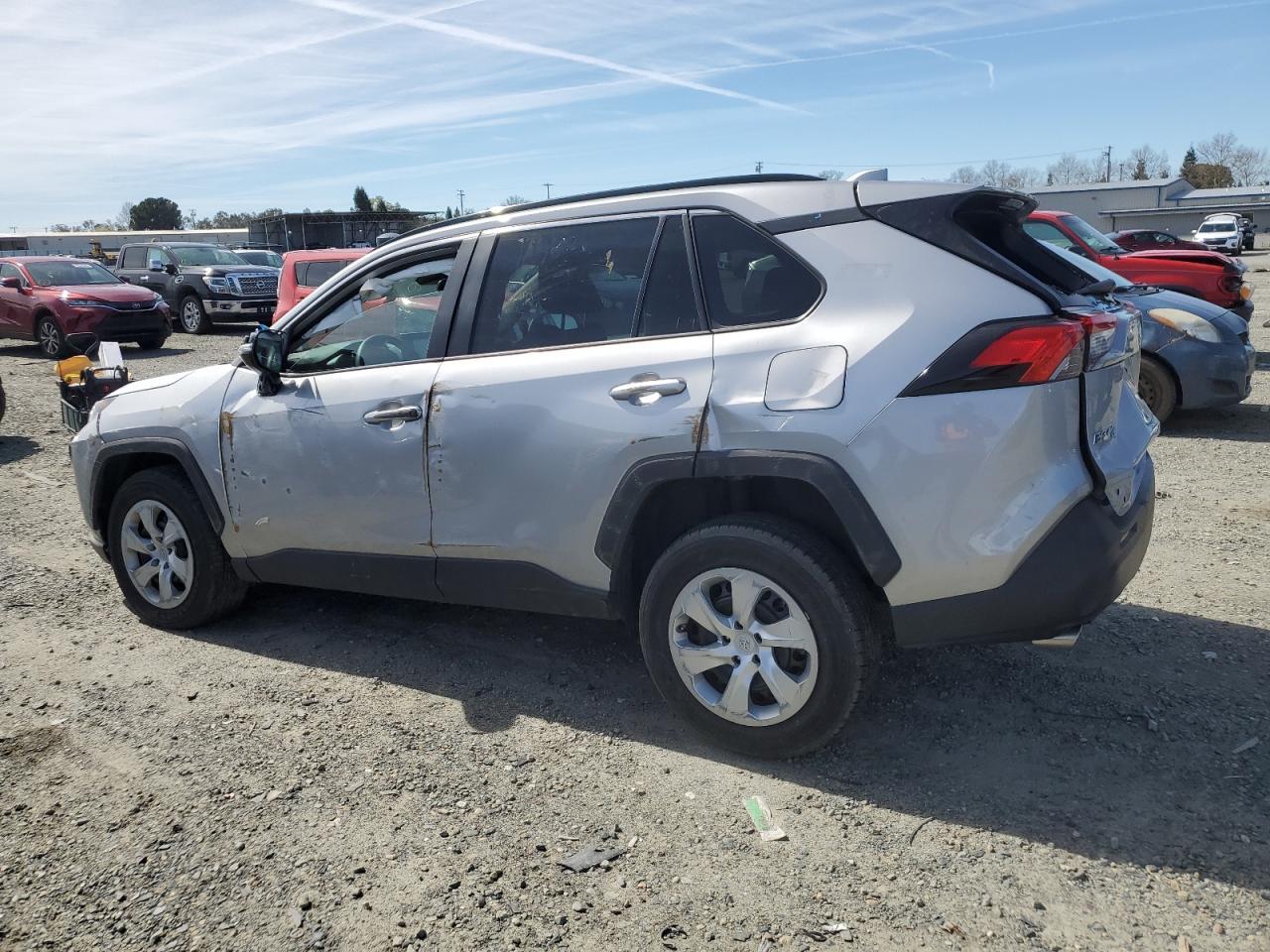 2021 TOYOTA RAV4 LE - Фото 2